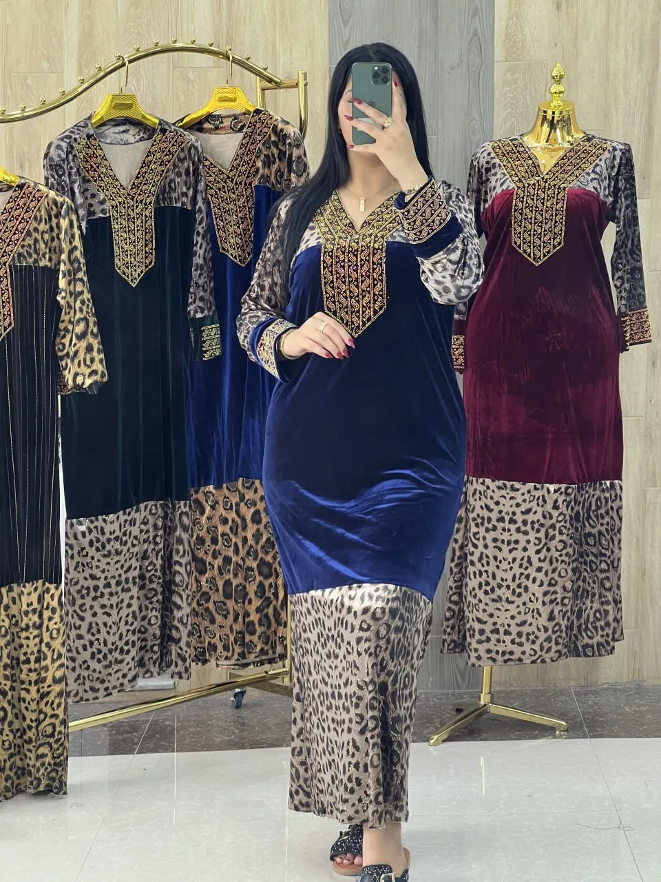 🐆✨ فستان قطيفة نمري
